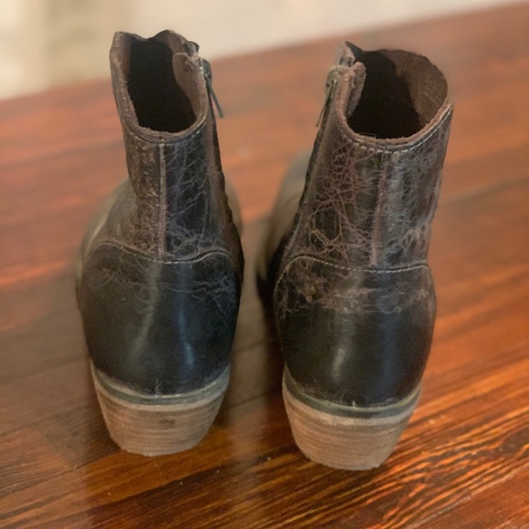 DibaTrue distressed ankle boots - Picture 4 of 11